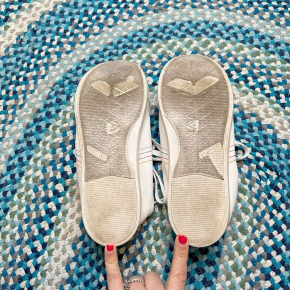 Vionic Slid On Shoes - Picture 7 of 8